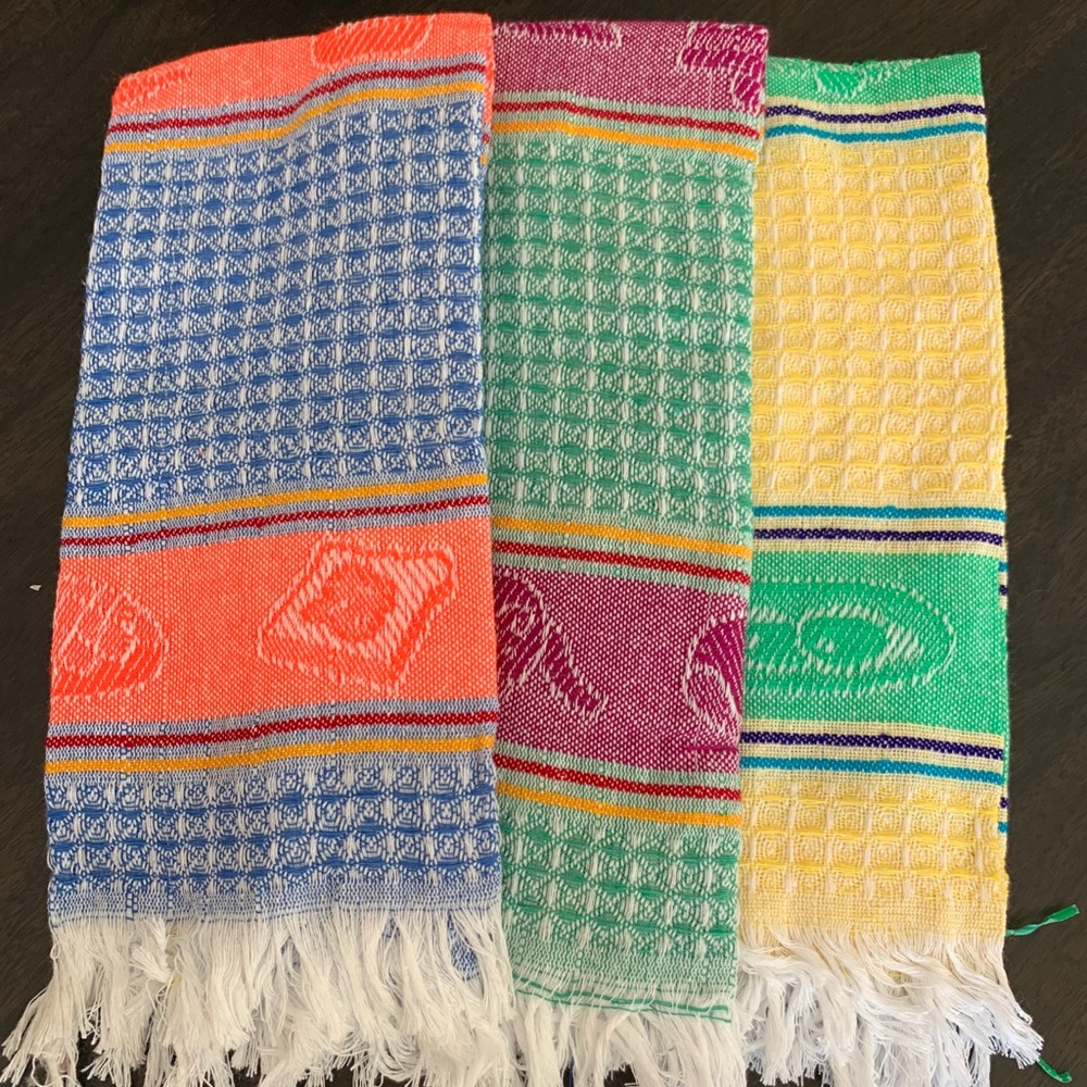 3 Colorful kitchen towels